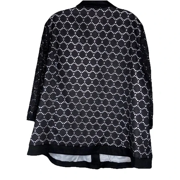 Tanjay Women's Black Button-Up Blazer Style Top – White Lined, Collared, Size 20 - Picture 2 of 5